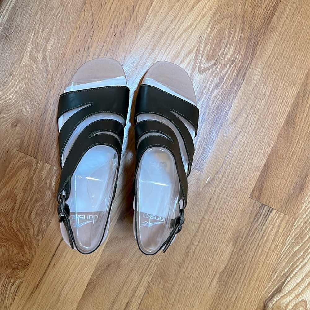NIB DANSKO Ashlee Sandal- Size 38.